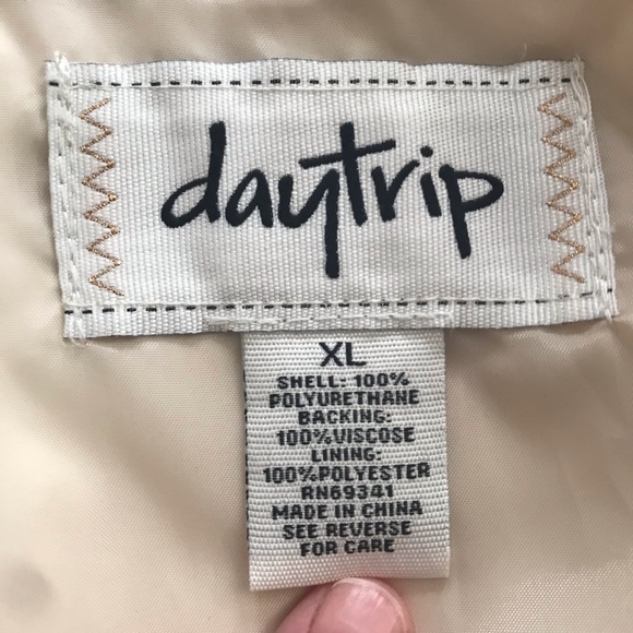 Cream faux leather jacket. - Picture 7 of 7